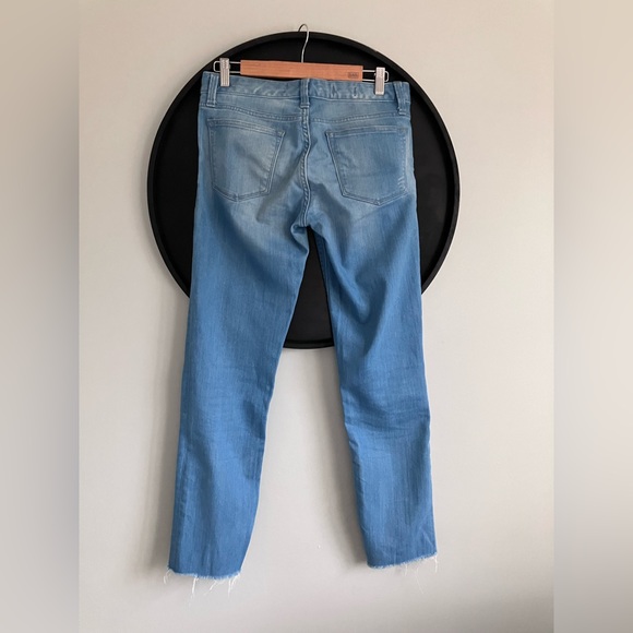 GAP Real Straight Raw Hem Light Wash Mid Rise Jeans Size 27 - Picture 5 of 10